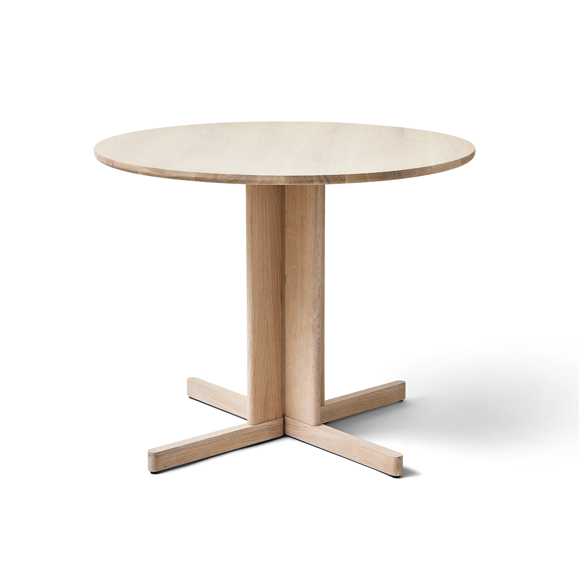 Trefoil Round Table Ø90